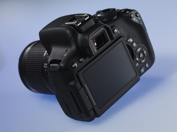 EOS 750D (Bild: Canon)